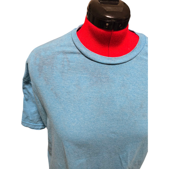 Hanes plain blue crew neck tee size xl, discoloration - Picture 3 of 4